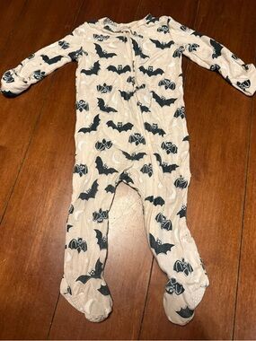 Bats Glow in the Dark Footsie